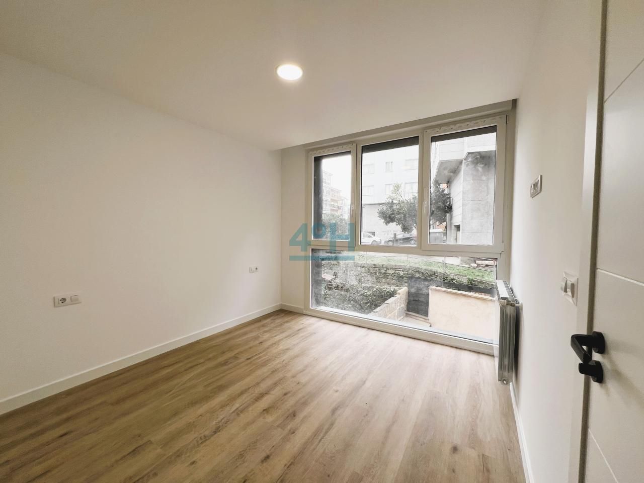 Habitación de Piso en venta en Ourense Capital  con Calefacción y Balcón