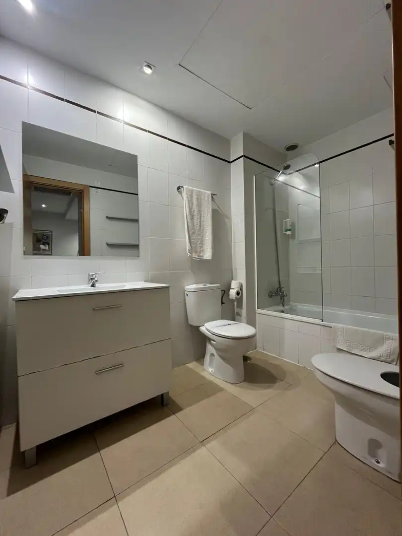 Baño de Apartamento en venta en Bormujos con Aire acondicionado