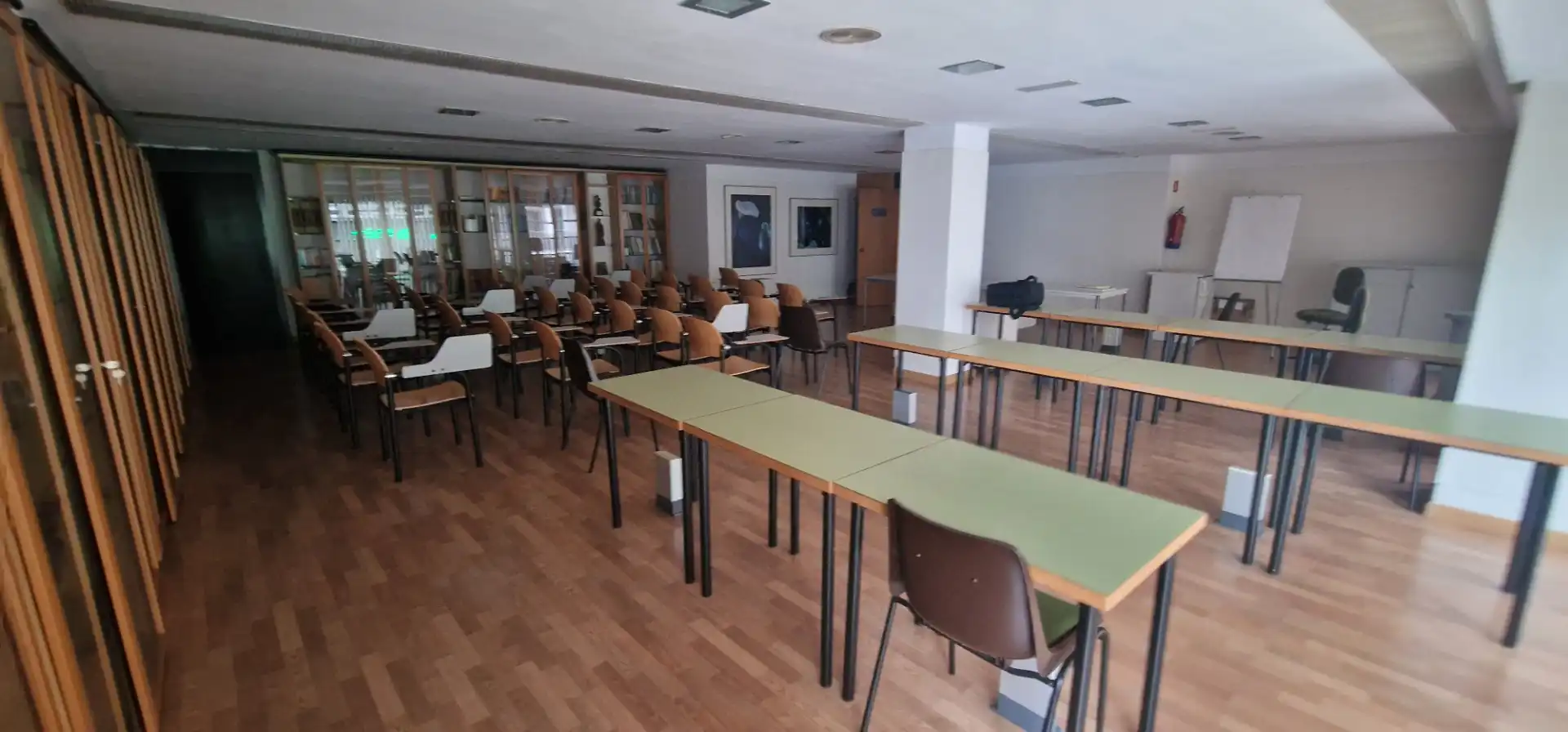 Menjador de Oficina en venda en Mieres (Asturias) amb Aire condicionat, Calefacció i Moblat