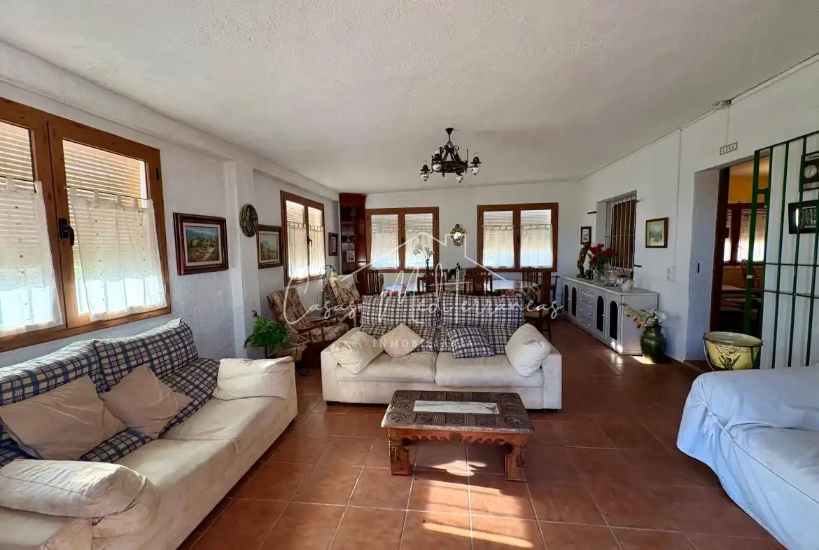 Sala de estar de Finca rústica en venta en Mont-roig del Camp con Jardín privado, Terraza y Piscina
