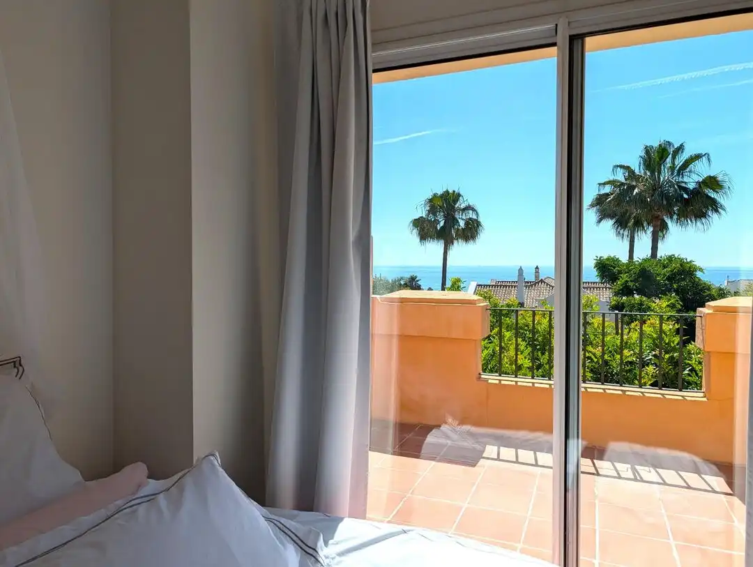 Habitación de Casa o chalet en venta en La Alcaidesa con Aire acondicionado, Calefacción y Jardín privado