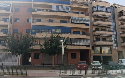 Vista exterior de Pis en venda en Orihuela amb Moblat i Balcó