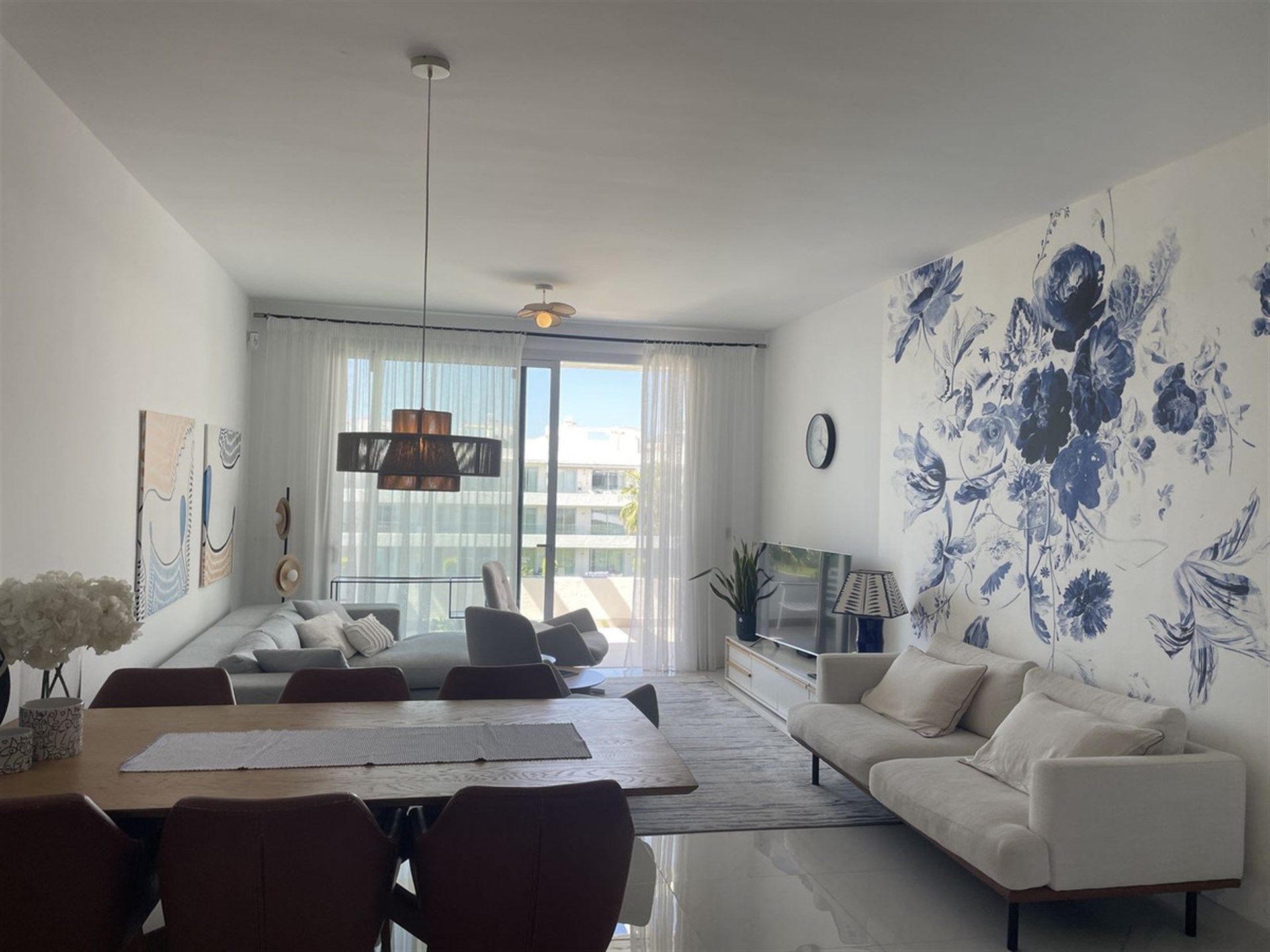 Sala d'estar de Apartament en venda en Benahavís amb Aire condicionat i Terrassa