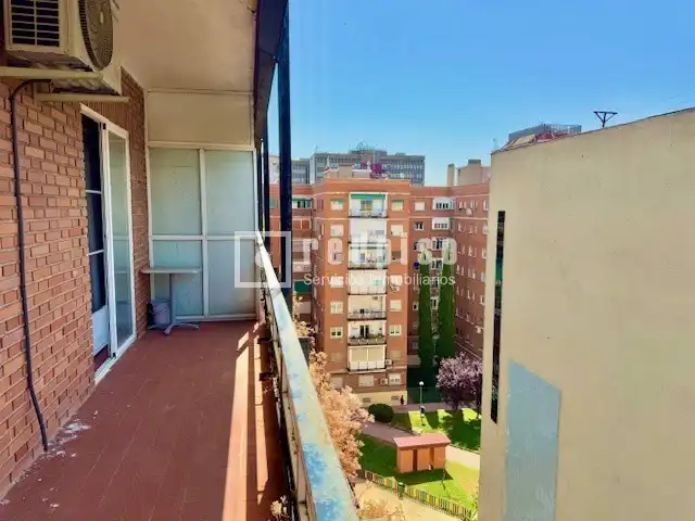 Vista exterior de Pis en venda en Madrid amb Aire condicionat, Calefacció i Parquet