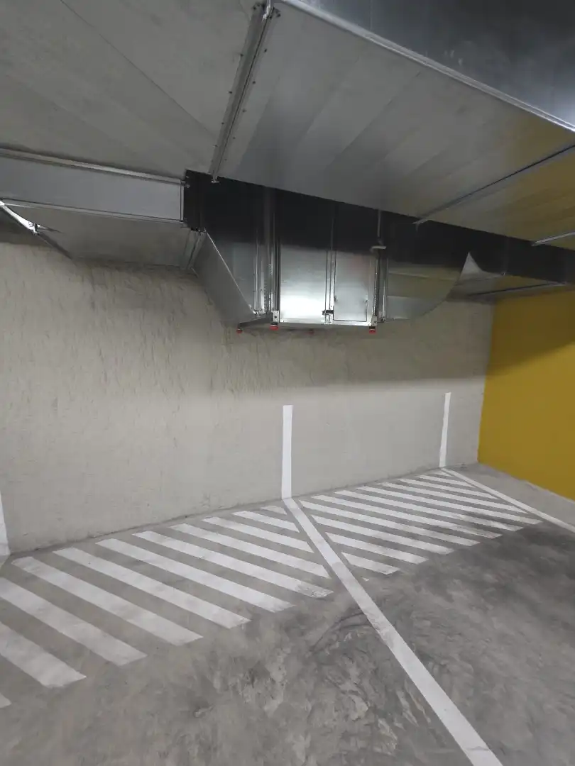 Garaje en venta en L'Hospitalet de Llobregat
