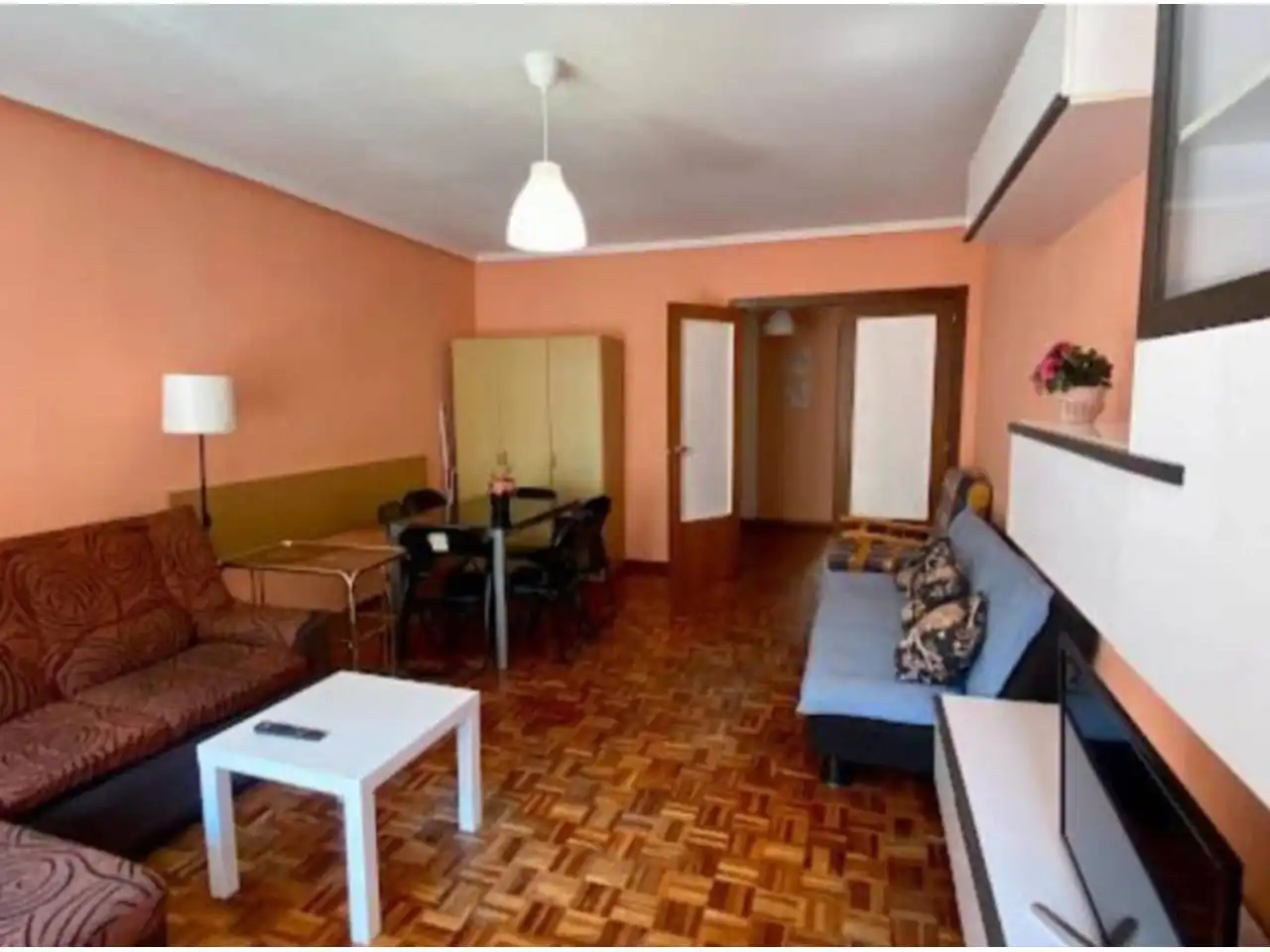 Living room of Flat for rent in Burgos  with Heating, Parquet flooring and Terrace