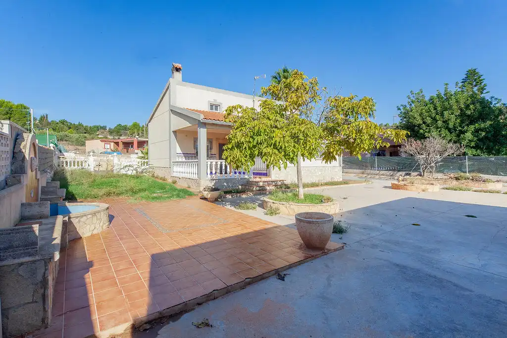 Exterior view of Houses for sale in Montroi / Montroy, Valencia