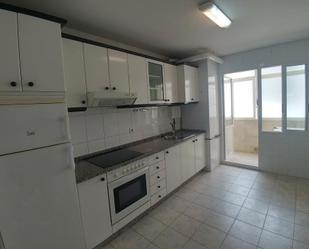 Kitchen of Flat to rent in Ames  with Heating, Parquet flooring and Oven
