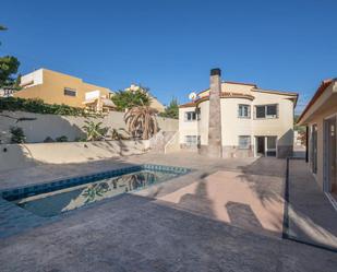 Vista exterior de Casa o xalet de lloguer en El Campello amb Aire condicionat, Calefacció i Jardí privat