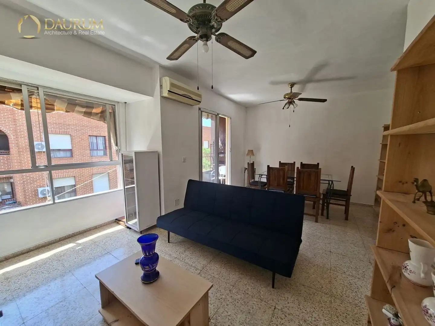 Wohnzimmer von Dachboden zum Verkauf in Alicante / Alacant mit Klimaanlage, Abstellraum und Möbliert
