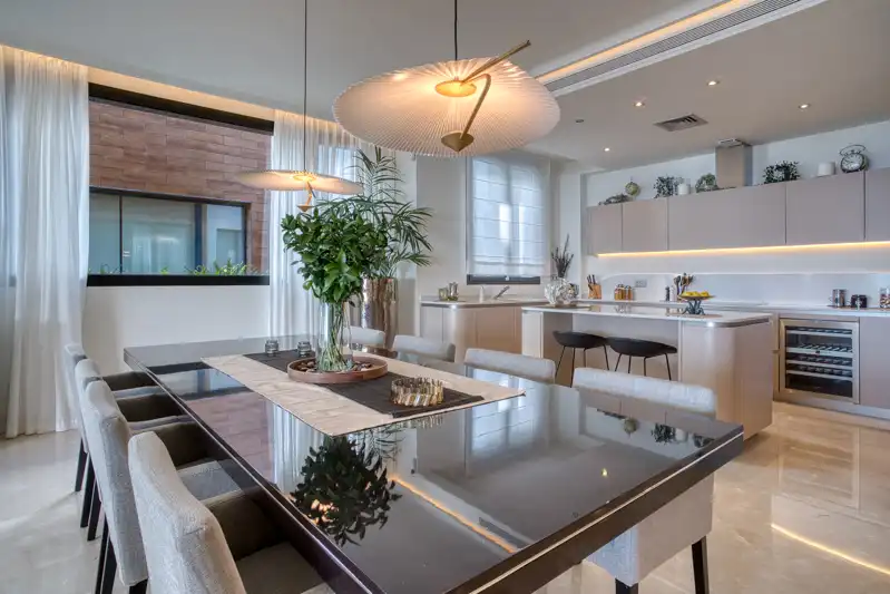 Menjador de Apartament en venda en Marbella amb Aire condicionat, Calefacció i Jardí privat