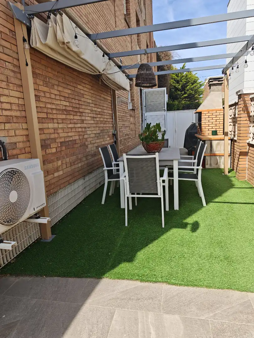 Terraza de Casa adosada en venta en Cubelles con Aire acondicionado, Calefacción y Jardín privado