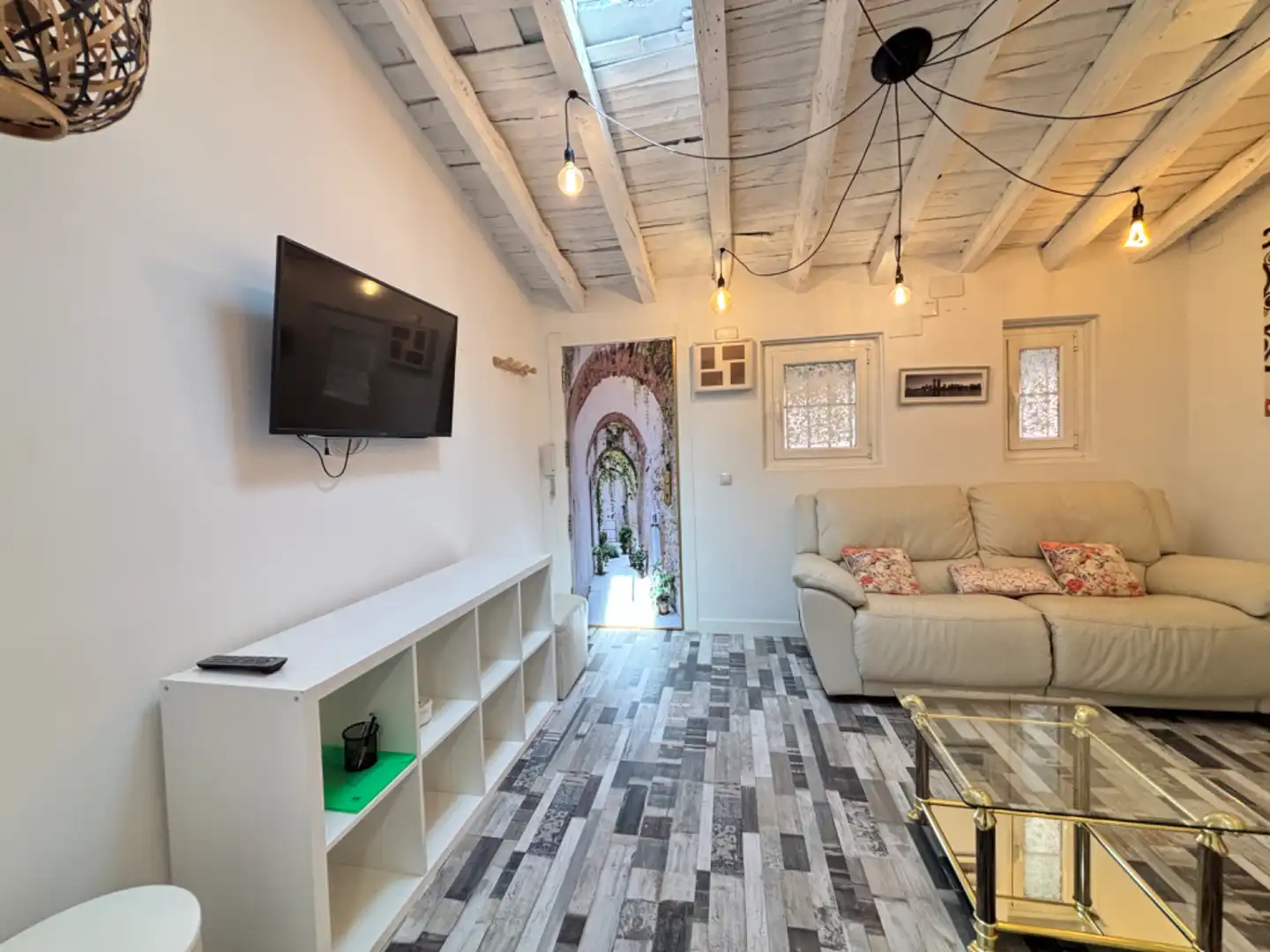 Living room of Flat for rent in Madrid  with Air Conditioner, Heating and Furnished