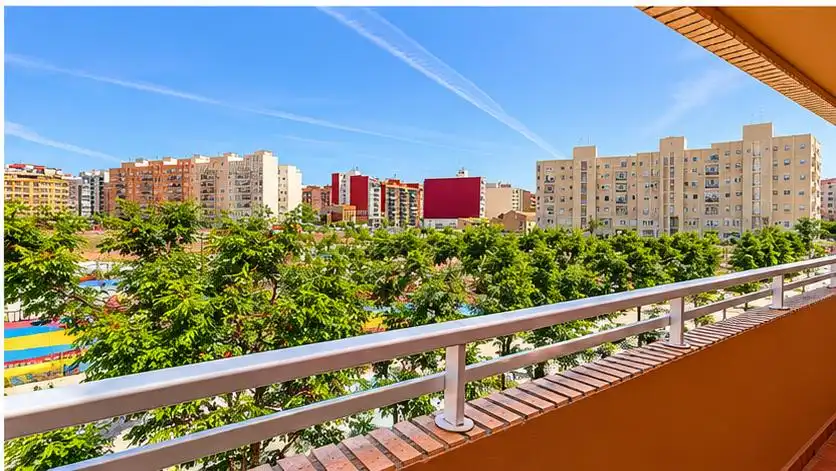 Vista exterior de Piso en venta en Valencia con Aire acondicionado, Amueblado y Horno
