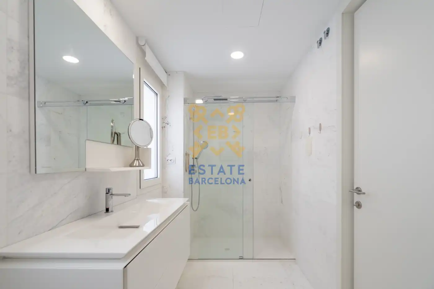 Badezimmer von Dachboden zum Verkauf in Valencia mit Klimaanlage, Heizung und Möbliert