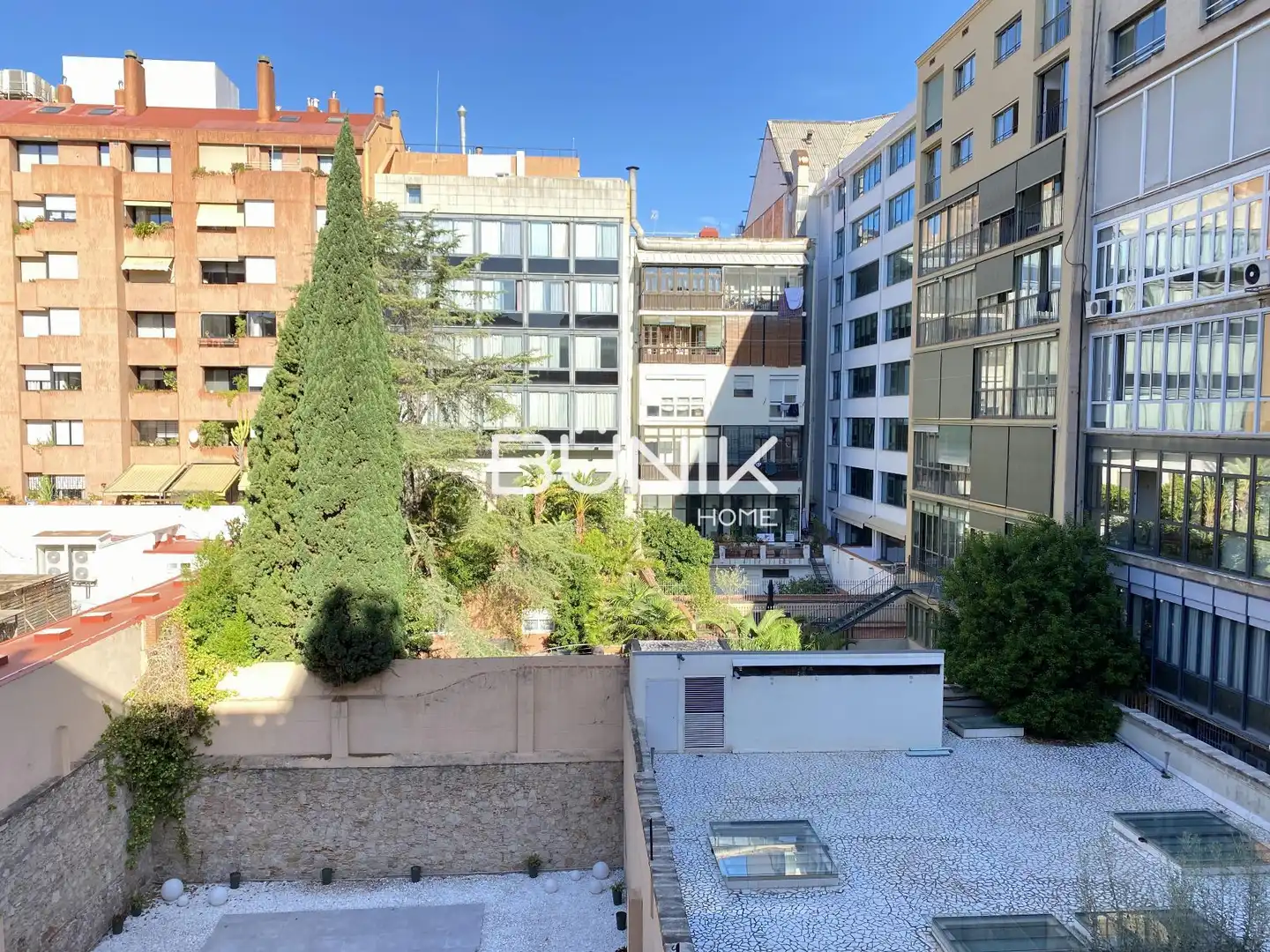 Exterior view of Flat for rent in Eixample