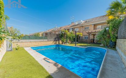 Schwimmbecken von Einfamilien-Reihenhaus zum verkauf in Arroyomolinos (Madrid) mit Klimaanlage, Terrasse und Schwimmbad