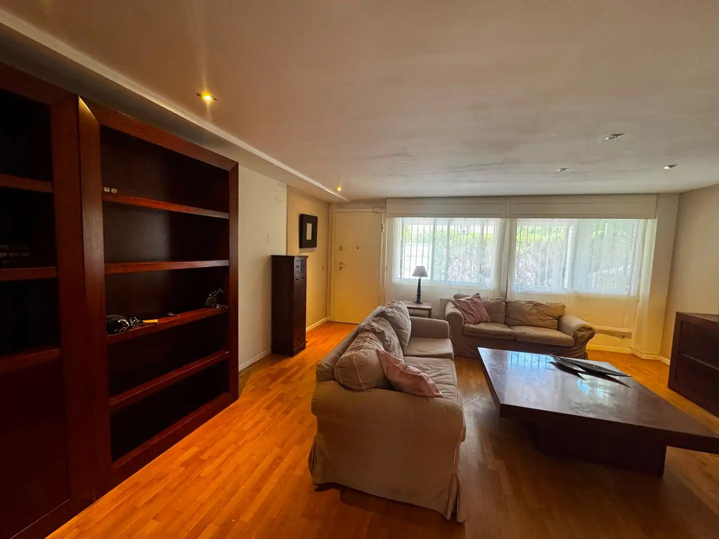 Sala d'estar de Casa o xalet de lloguer en Alicante / Alacant amb Aire condicionat, Jardí privat i Parquet