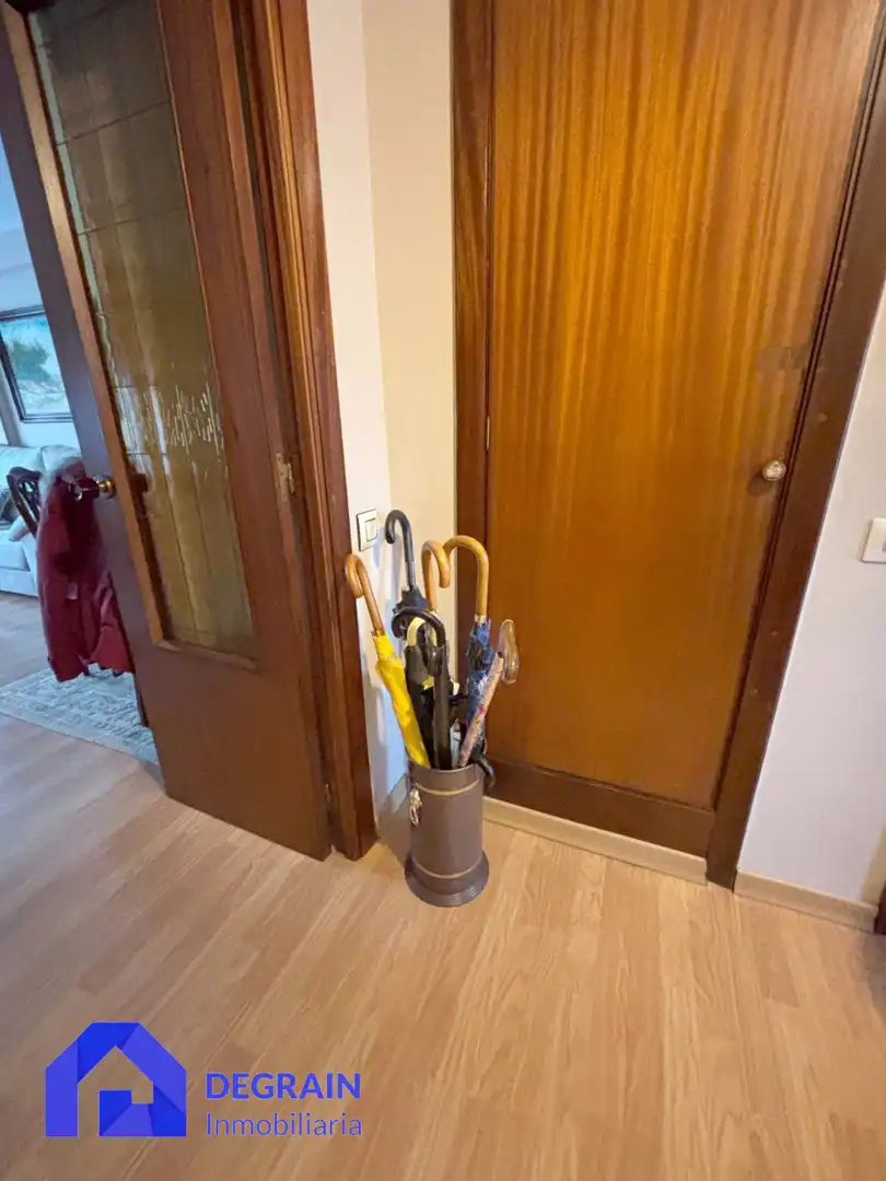Piso de alquiler en Oviedo  con Calefacción, Terraza y Trastero