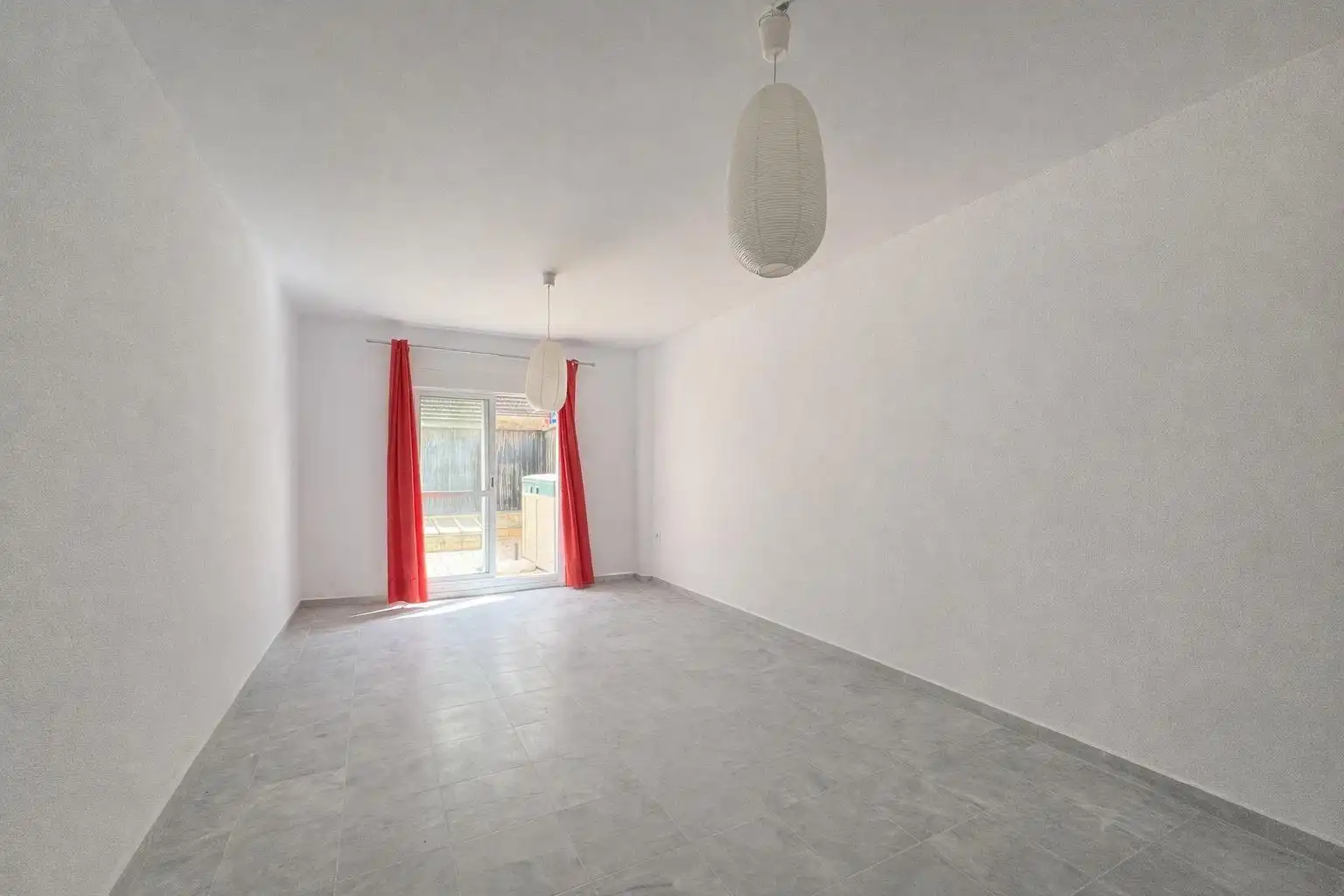 Sala d'estar de Casa adosada en venda en El Puerto de Santa María amb Terrassa