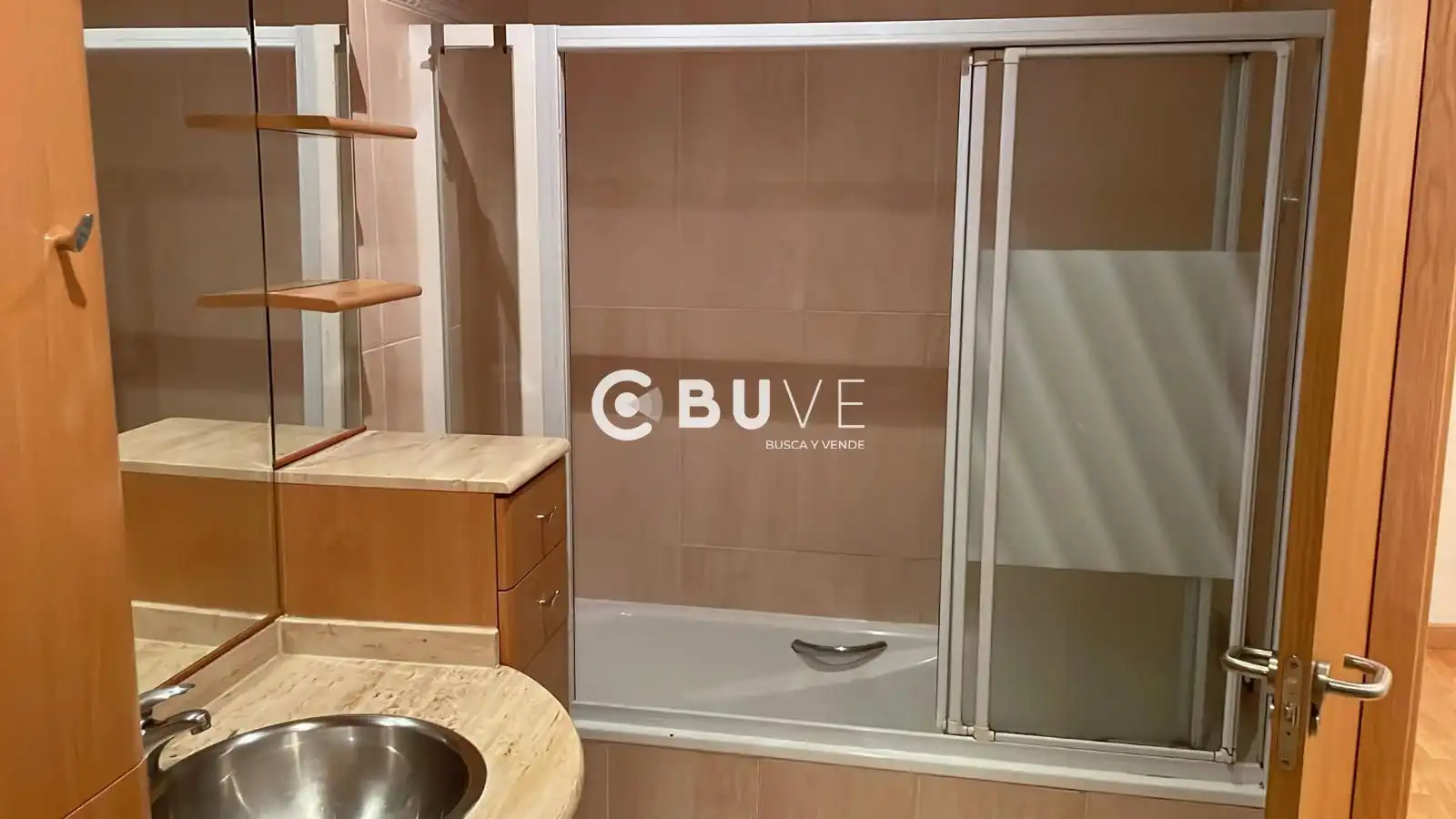 Baño de Piso de alquiler en Valladolid con Calefacción, Terraza y Amueblado