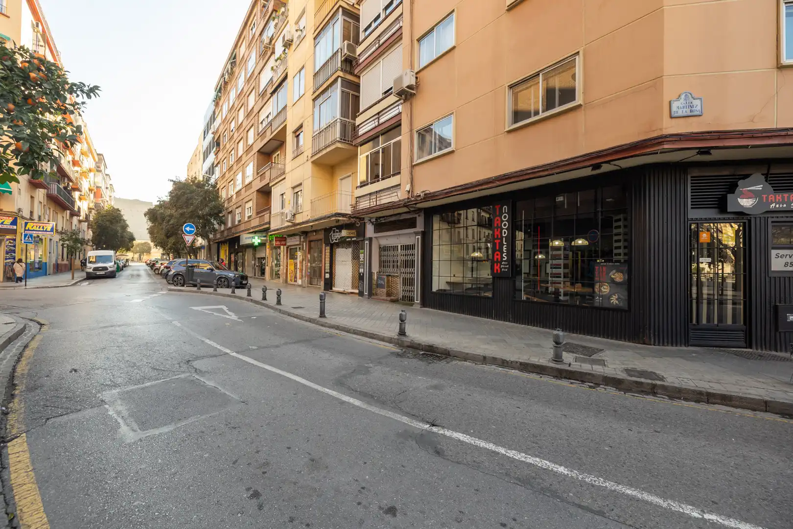 Vista exterior de Local de alquiler en  Granada Capital