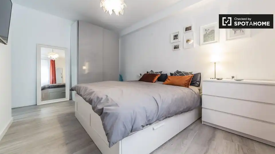 Bedroom of Flat for rent in Valencia  with Air Conditioner, Heating and Furnished