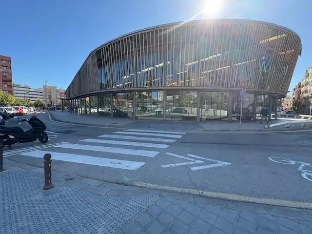 Vista exterior de Local de lloguer en Valencia