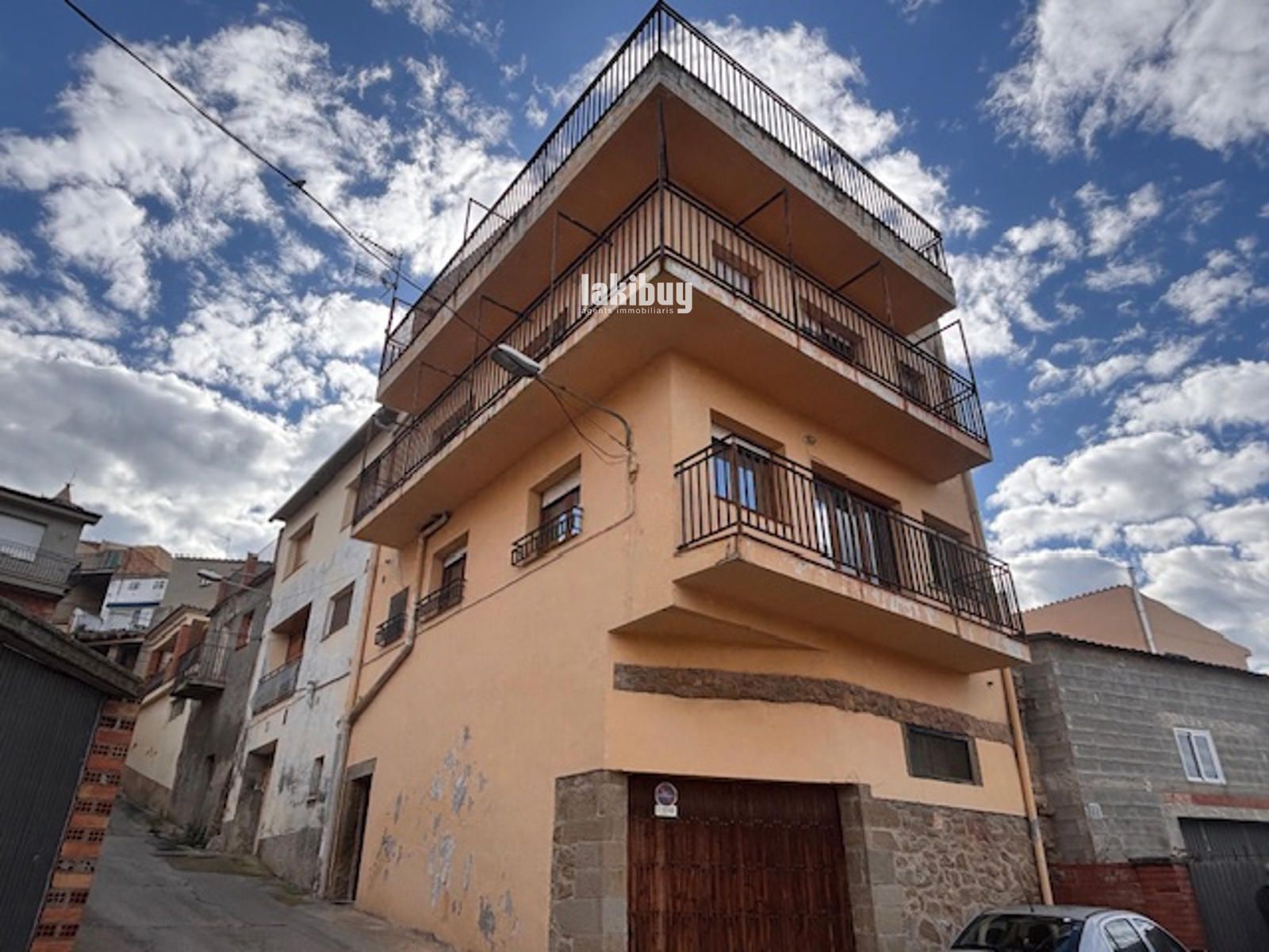 Vista exterior de Casa o xalet en venda en Montgai amb Calefacció, Jardí privat i Terrassa