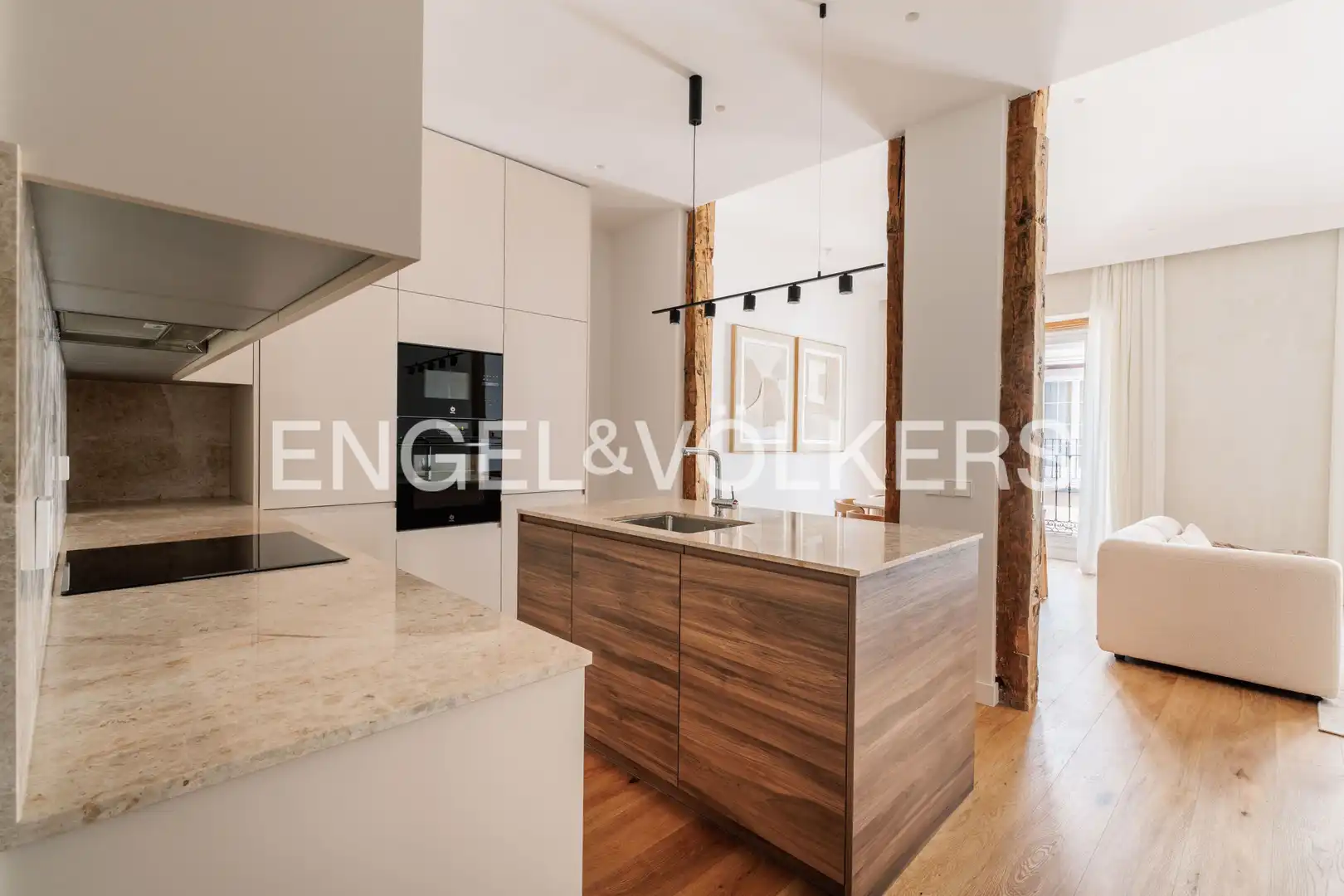 Piso en venta en Calle de la Madera, Universidad - Malasaña