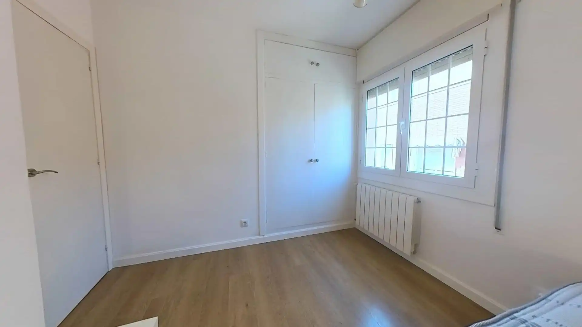 Bedroom of Attic for rent in Esplugues de Llobregat  with Air Conditioner, Heating and Terrace