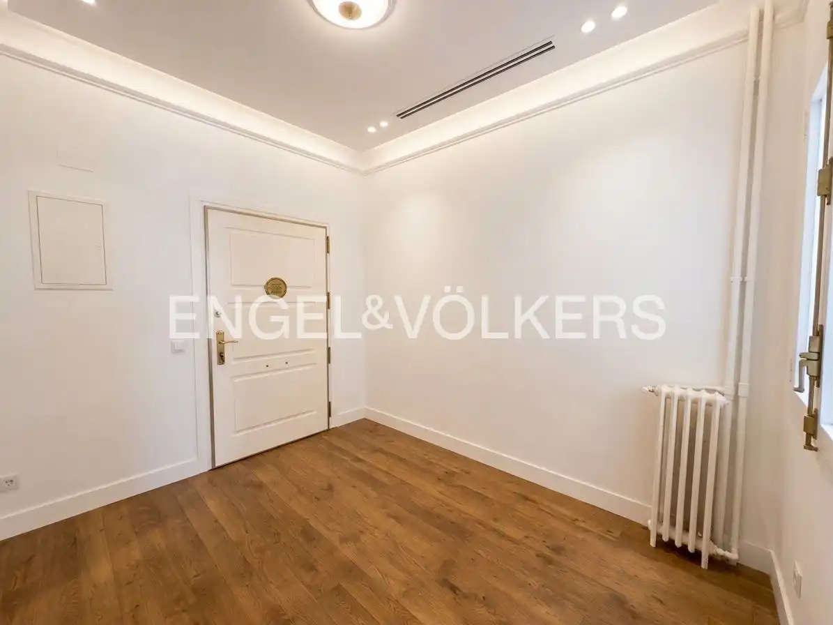 Flat for rent in Madrid  with Air Conditioner, Heating and Parquet flooring