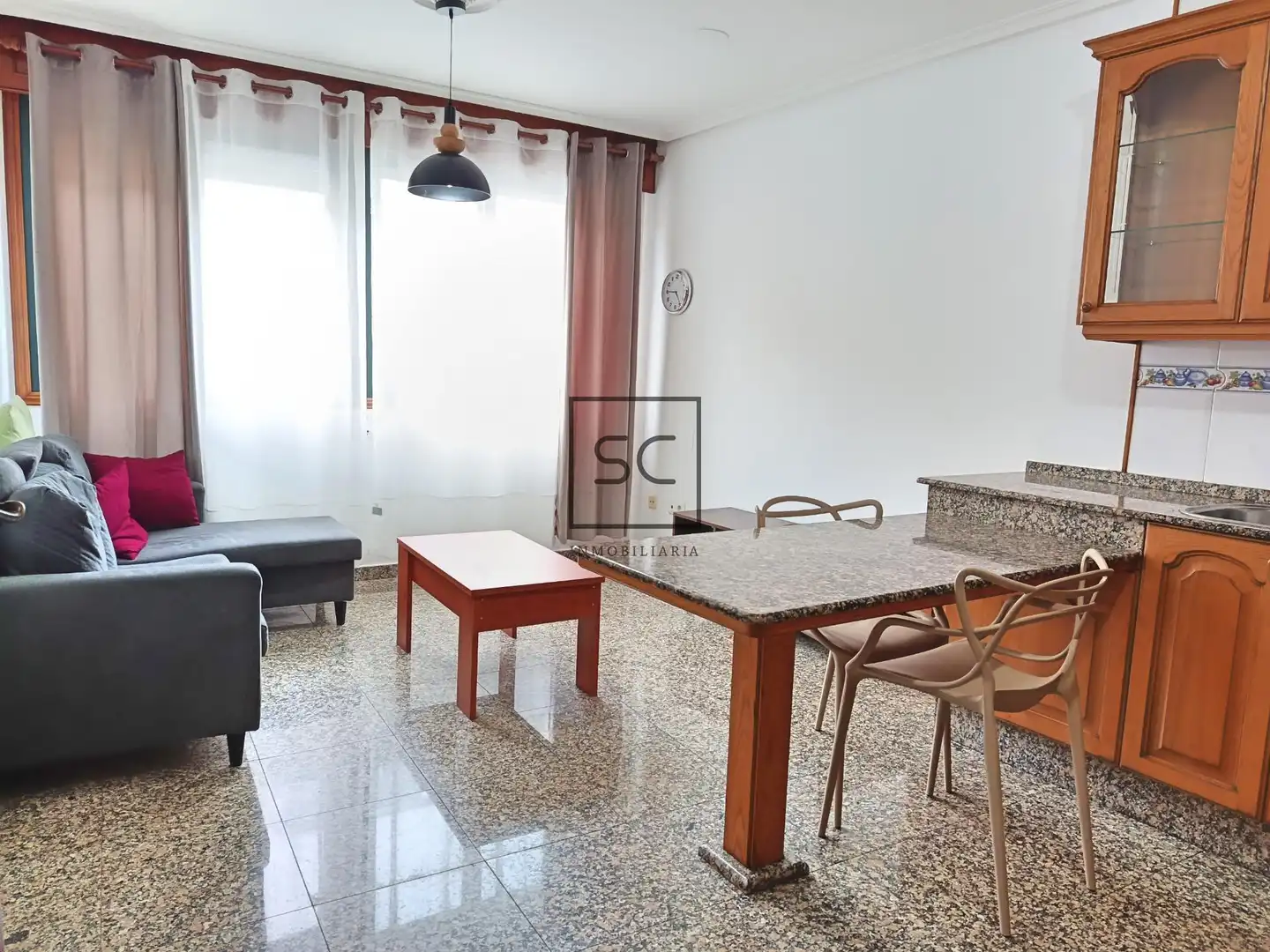 Sala de estar de Apartamento en venta en Ferrol con Trastero y Amueblado