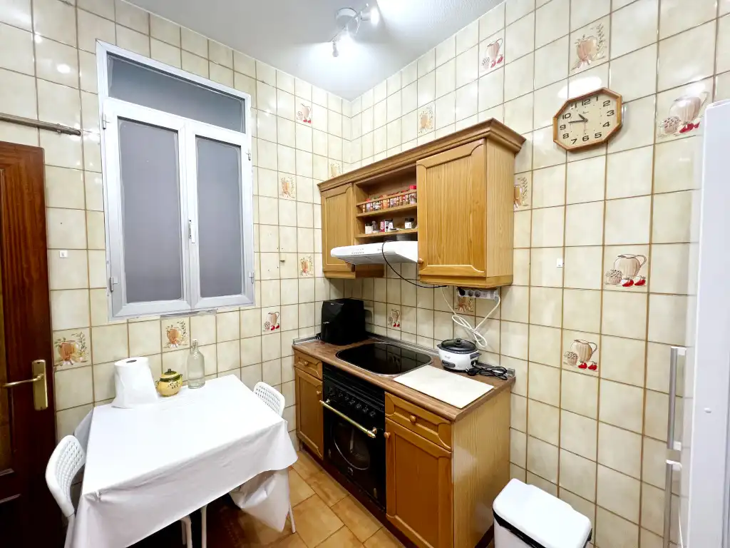 Küche von Wohnung zum Verkauf in Madrid mit Klimaanlage, Heizung und Privatgarten