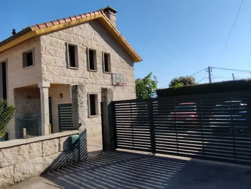 Vista exterior de Casa o chalet en venta en Vigo 