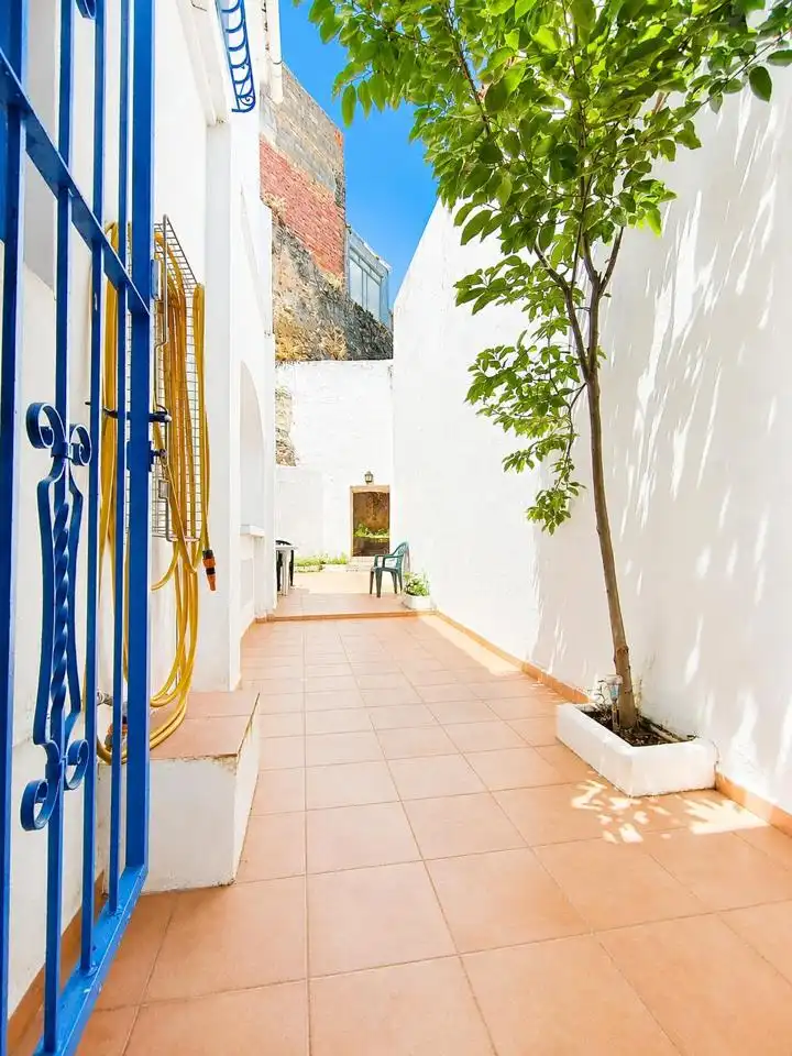 Vista exterior de Casa o xalet en venda en Oliva amb Jardí privat, Terrassa i Traster
