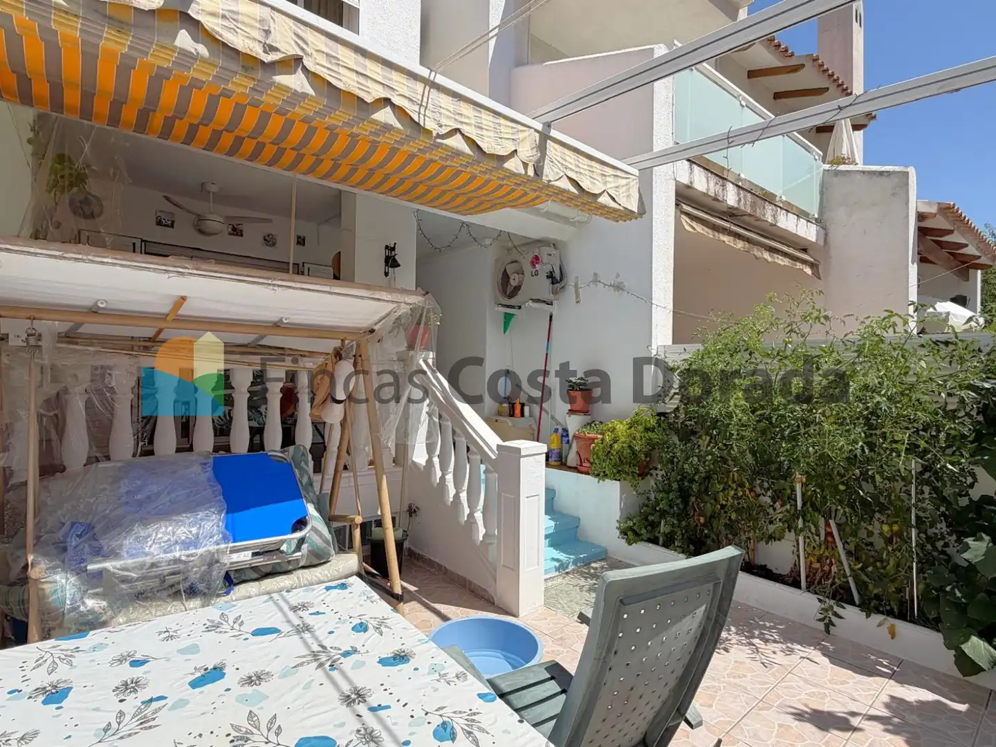 Terrassa de Casa adosada en venda en Cubelles amb Aire condicionat, Calefacció i Jardí privat