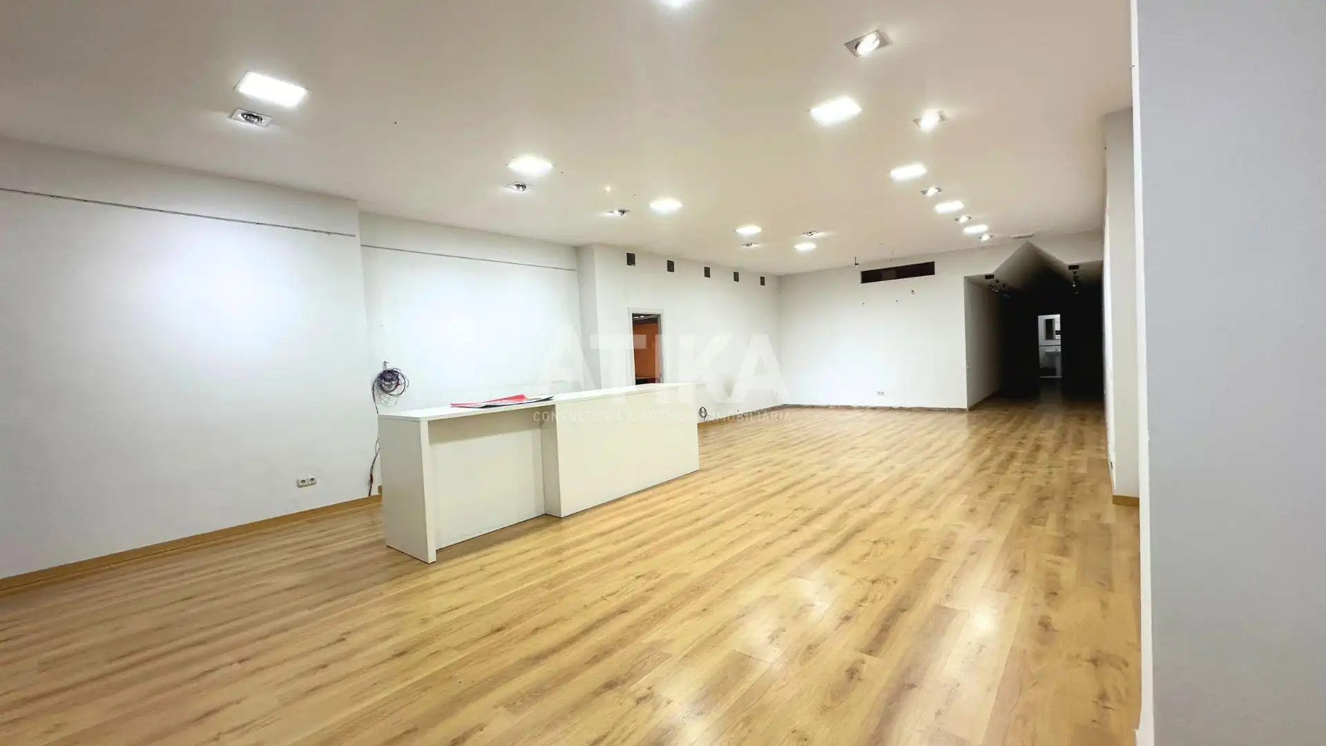 Business premises to rent in Sant Josep - Zona Hospital, imagen 2