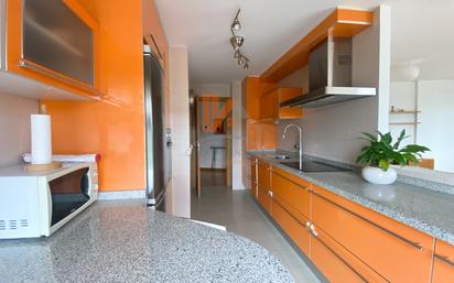 Kitchen of Flat for sale in Santiago de Compostela   with Terrace