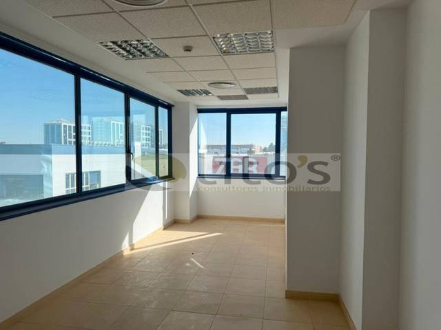 Oficina en Venta en Av. Tecnología, 26 en San Jerónimo - La Bachillera