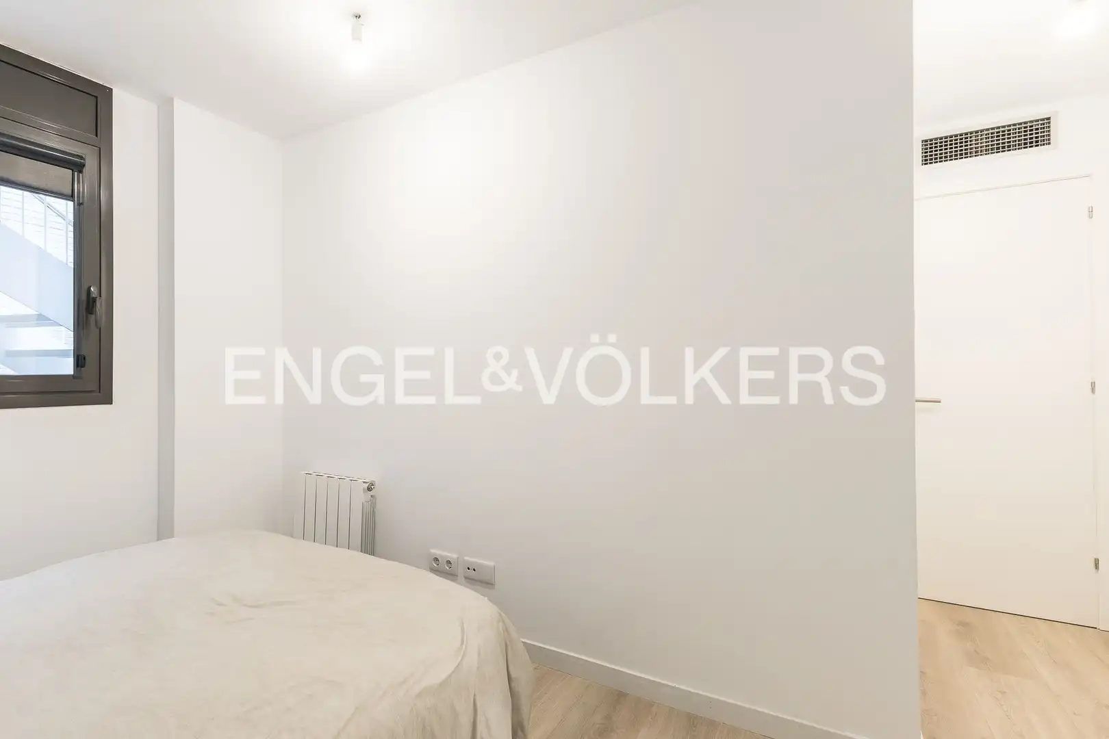 Habitación de Dúplex en venta en Barcelona con Aire acondicionado, Calefacción y Jardín privado