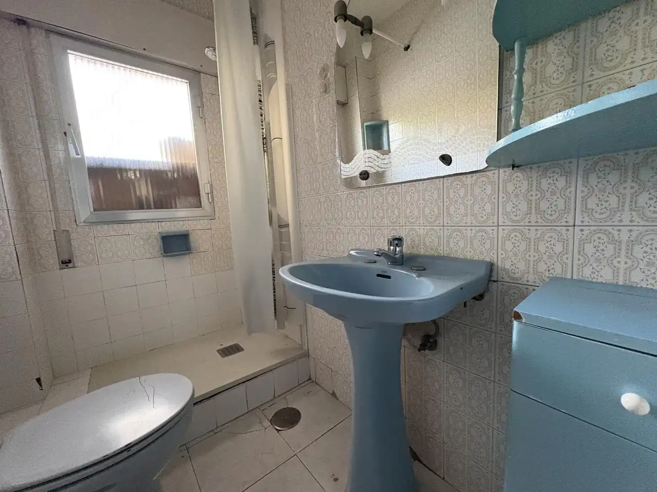 Bathroom of Ground floor for sale in Hortaleza