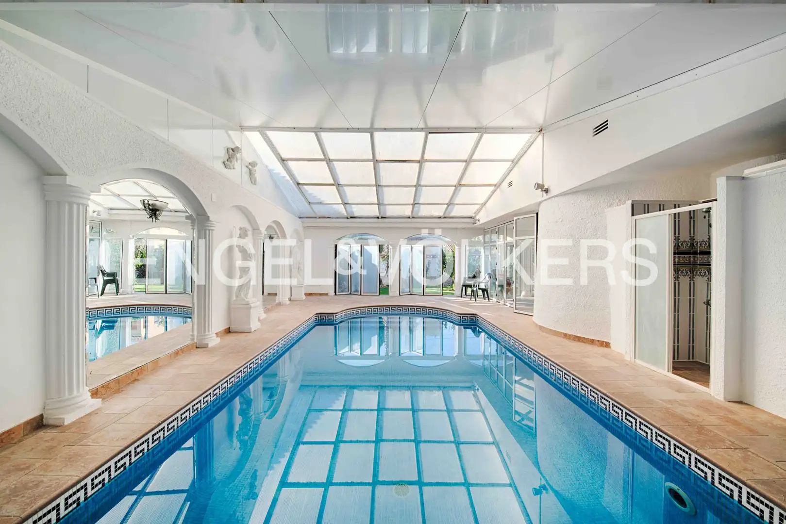 Casa con piscina en venta en Carrer Requesens, imagen 7