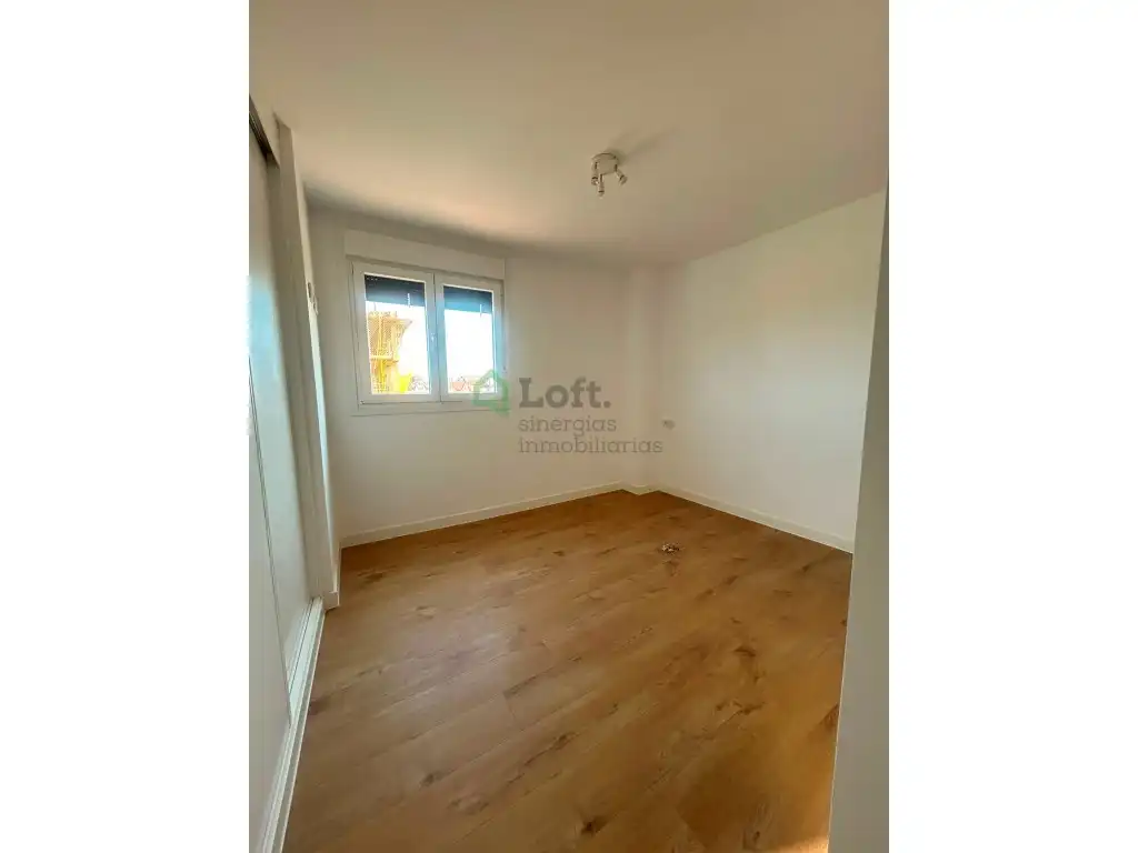 Dormitori de Apartament de lloguer en Badajoz amb Terrassa i Piscina comunitària