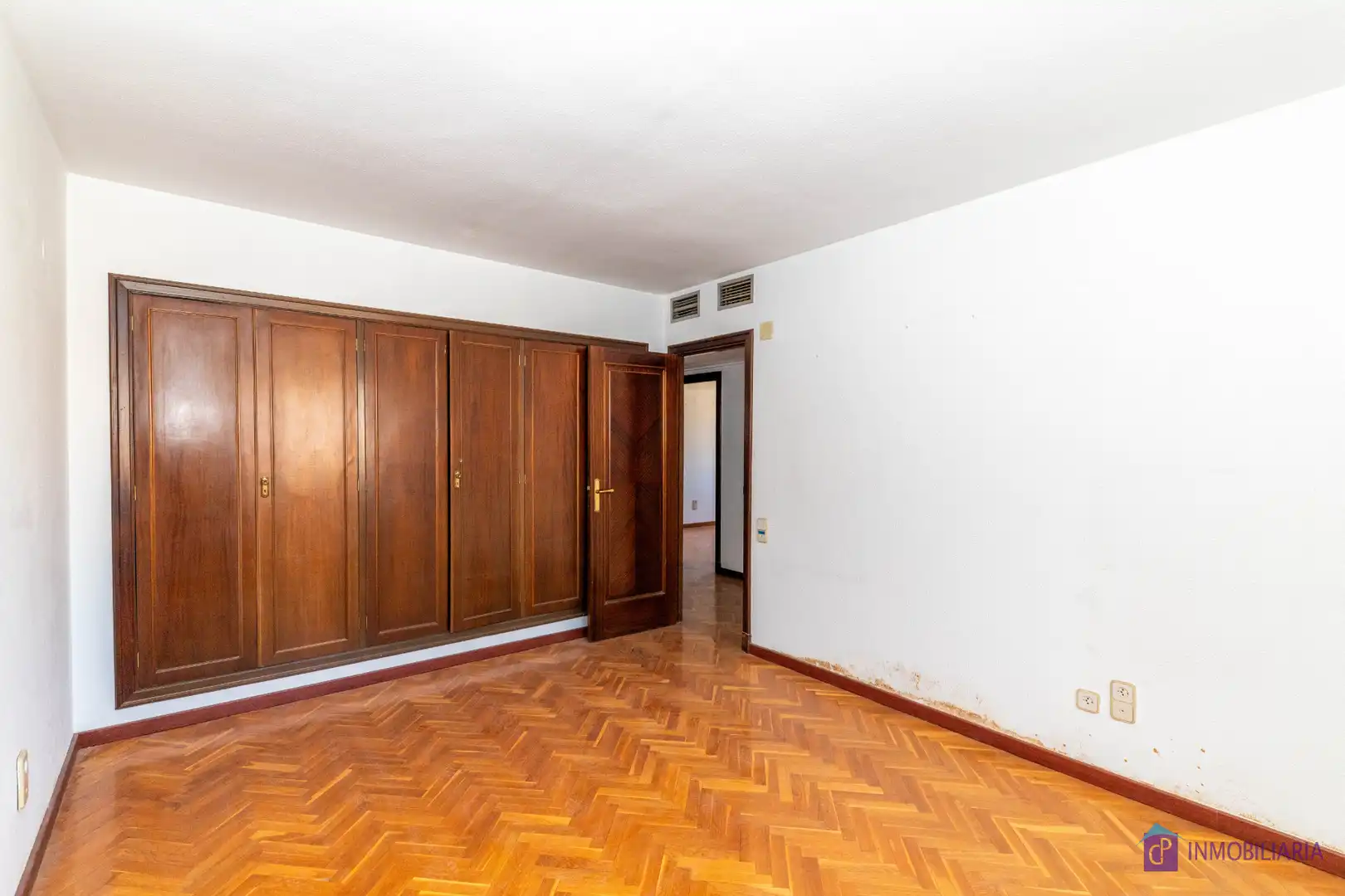 Bedroom of Flat for sale in Zaragoza  with Air Conditioner and Heating