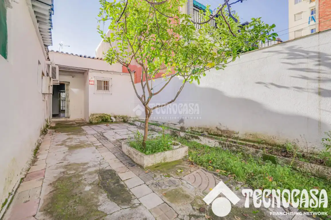 Jardín de Piso en venta en Santa Coloma de Gramenet con Terraza y Trastero