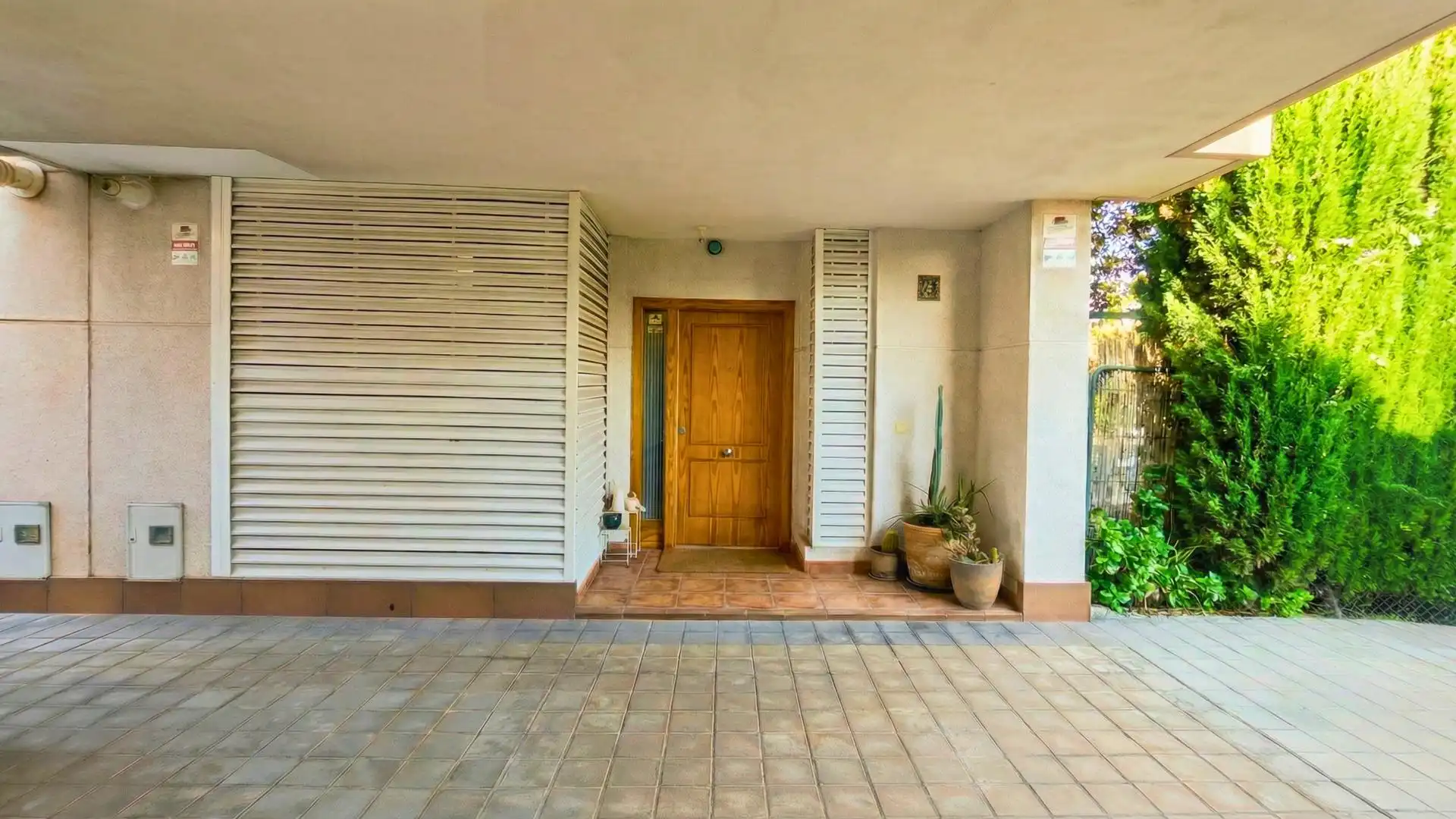 Casa adosada en venta en Alicante / Alacant con Aire acondicionado, Jardín privado y Terraza