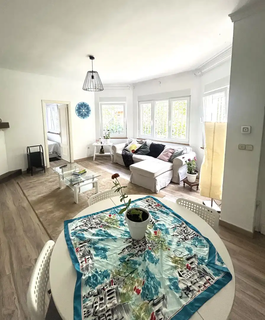 Sala de estar de Casa o chalet de alquiler en Tudela de Duero con Calefacción, Jardín privado y Amueblado