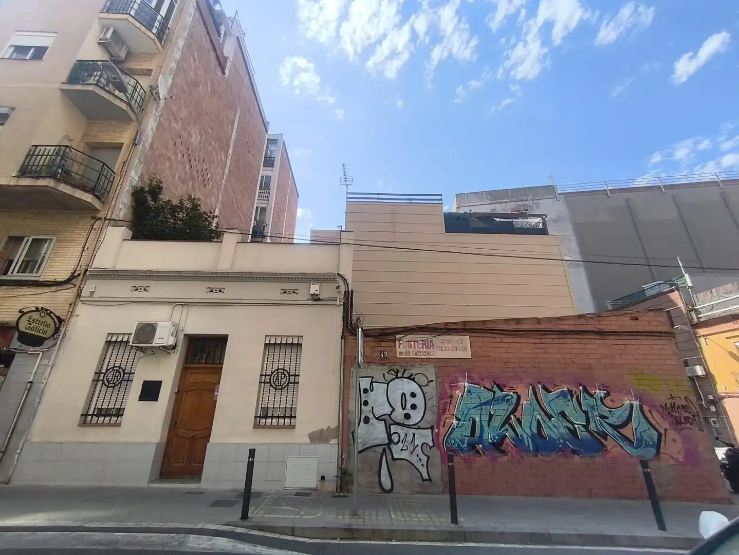 Vista exterior de Residencial en venda en L'Hospitalet de Llobregat