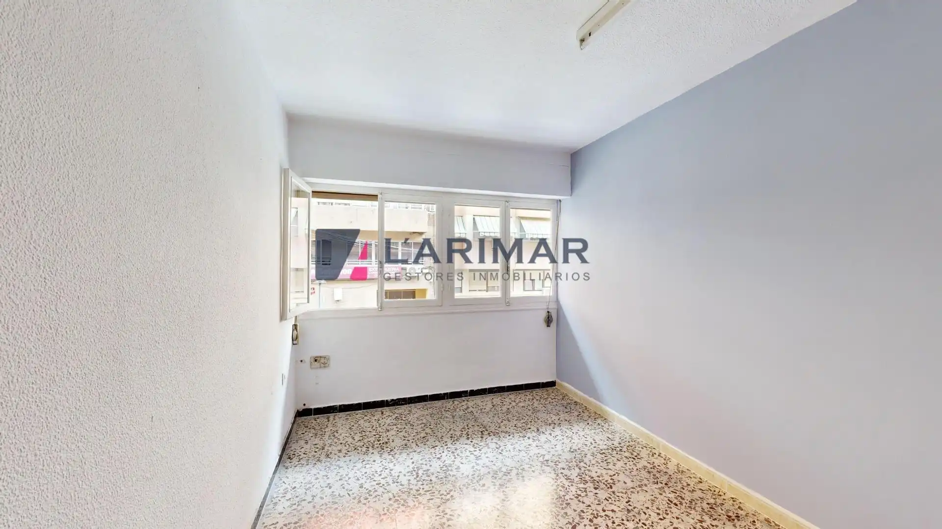 Habitación de Local en venta en Alicante / Alacant